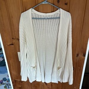 American Eagle White knit cardigan drop shoulder with pockets